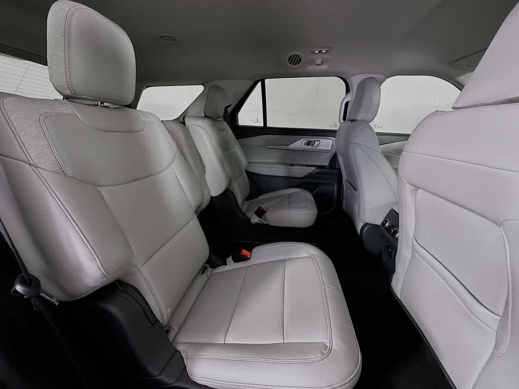 Thumbnail: 2025 Ford Explorer - 32