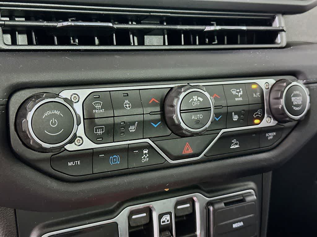 Thumbnail: 2024 Jeep Wrangler - 18