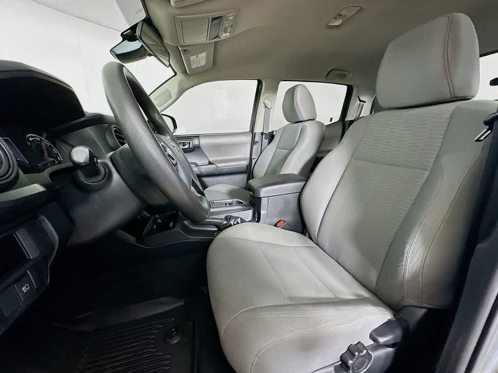 Thumbnail: 2018 Toyota Tacoma - 11