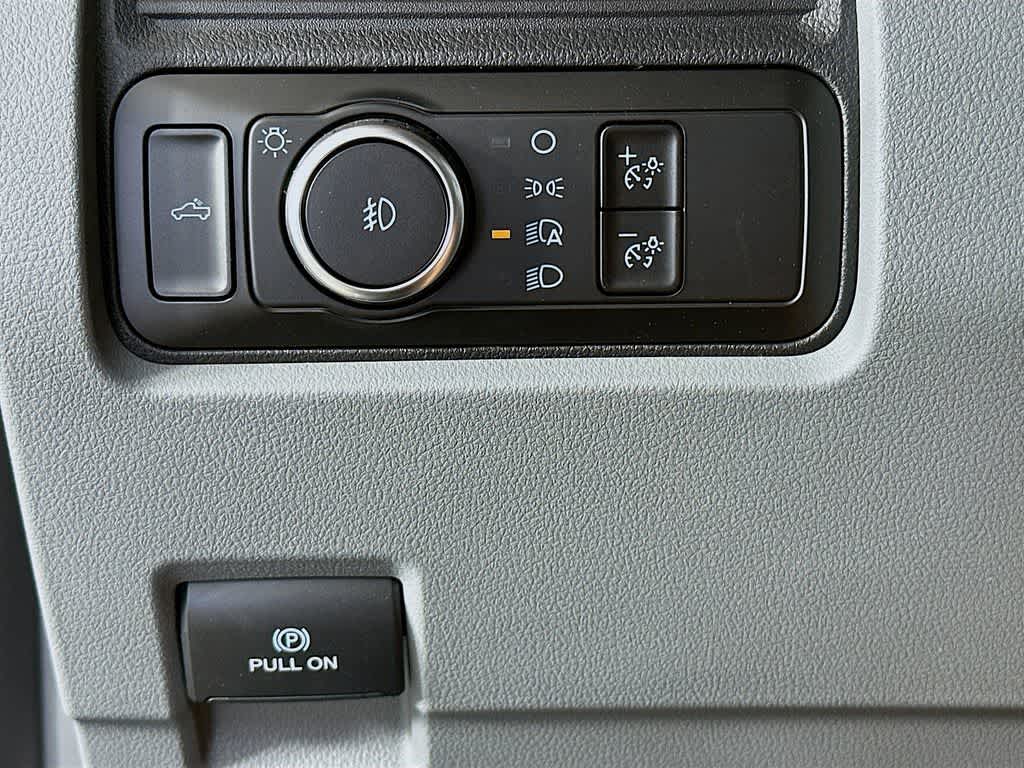 Thumbnail: 2025 Ford F-350 - 25