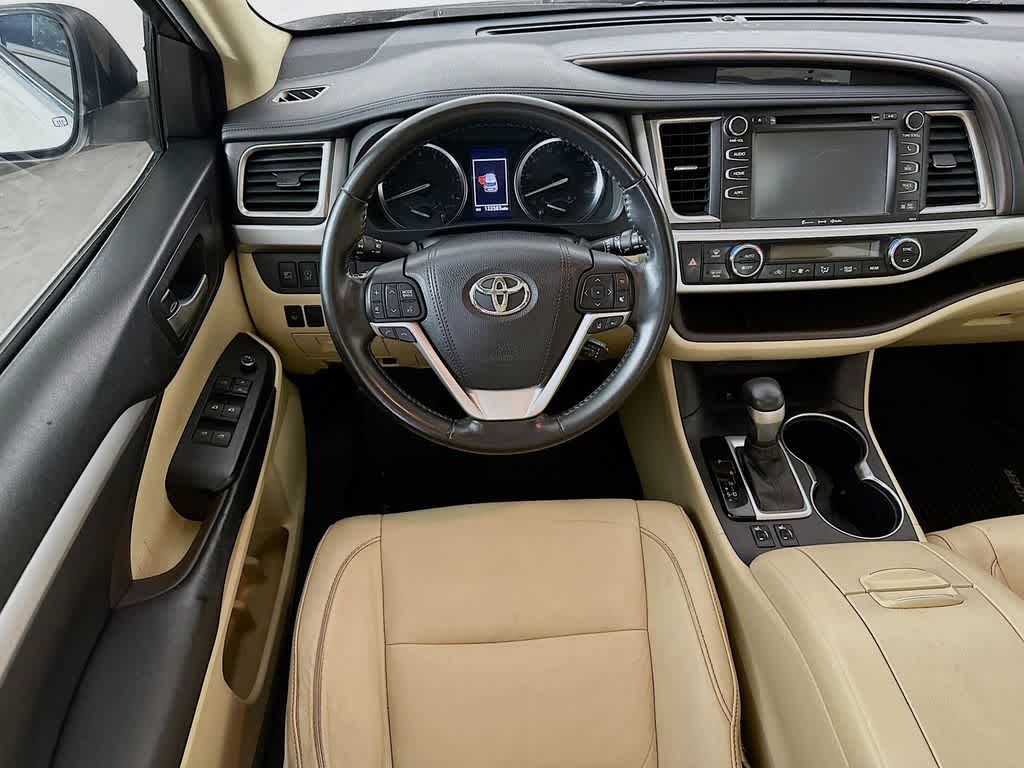 Thumbnail: 2017 Toyota Highlander - 10