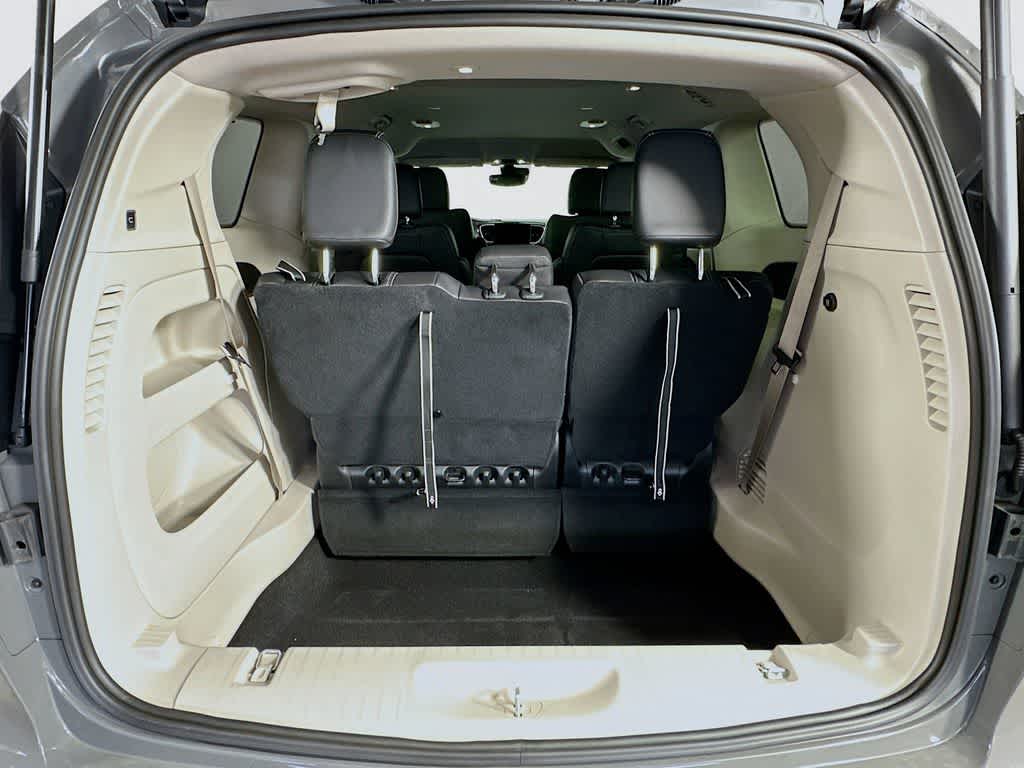 Thumbnail: 2022 Chrysler Pacifica - 32