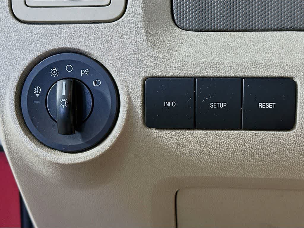 Thumbnail: 2011 Ford Escape - 25