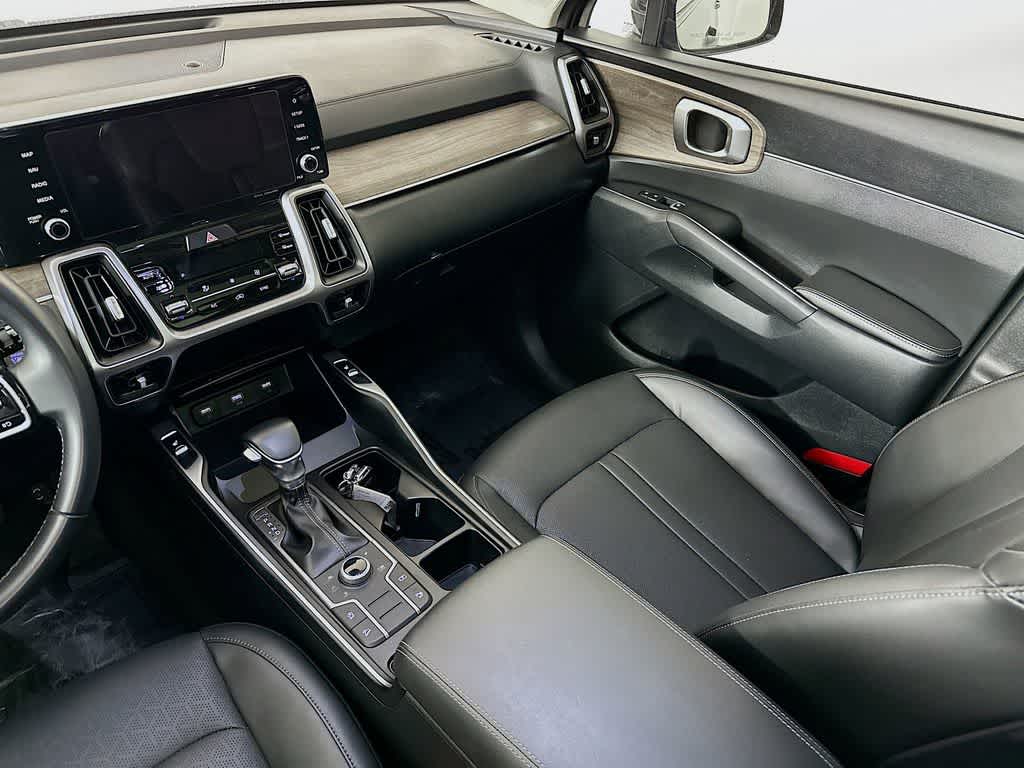 Thumbnail: 2022 Kia Sorento - 11