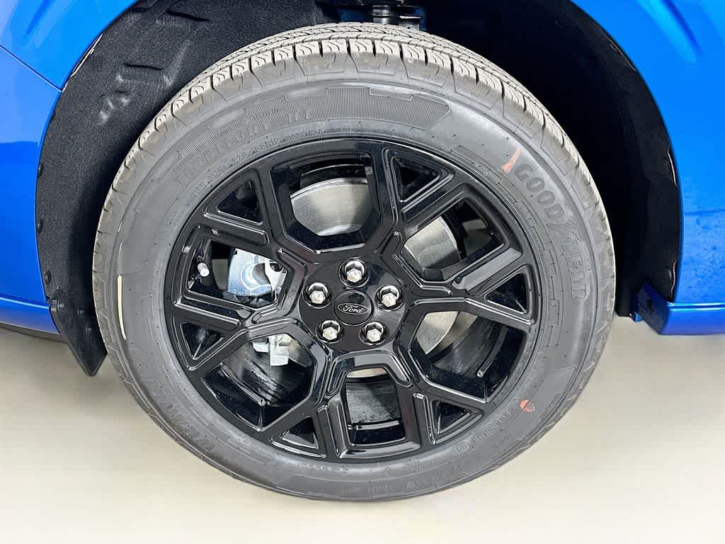 Thumbnail: 2026 Ford Maverick - 8