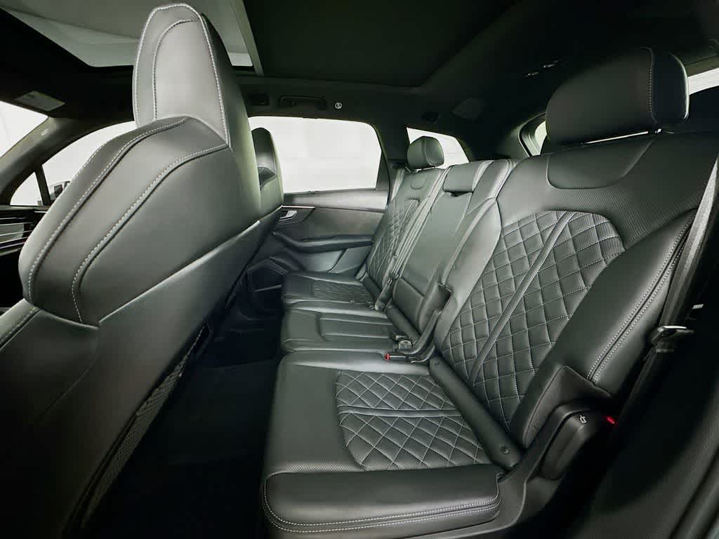 Thumbnail: 2021 Audi SQ7 - 14