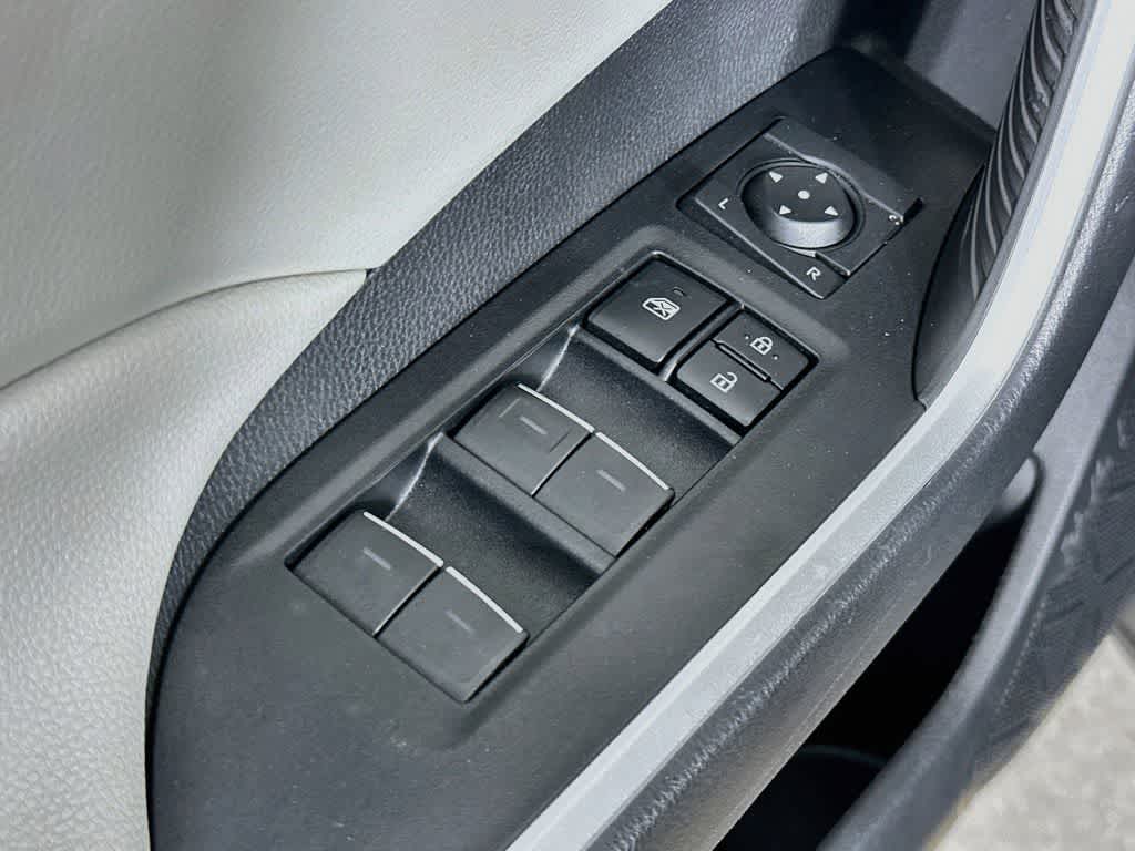 Thumbnail: 2022 Toyota RAV4 - 28