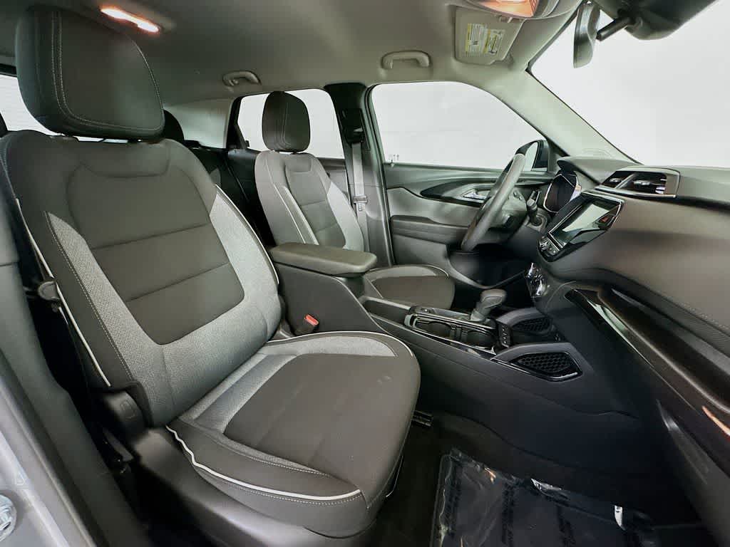 Thumbnail: 2023 Chevrolet TrailBlazer - 14