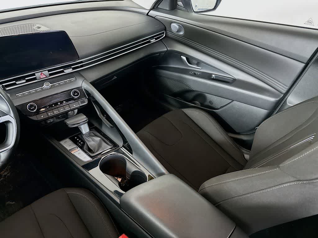 Thumbnail: 2023 Hyundai Elantra - 10