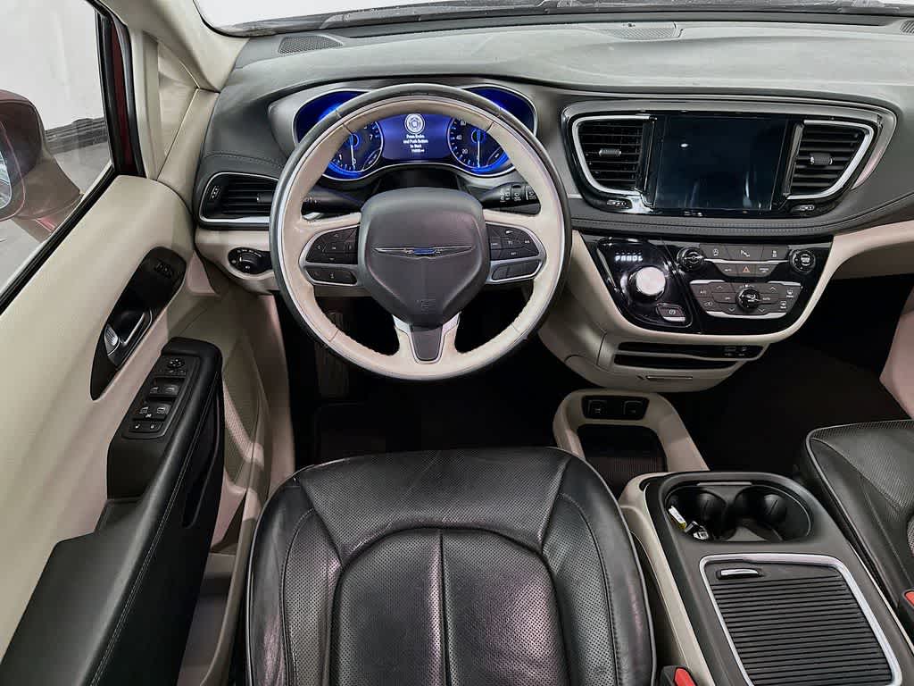 Thumbnail: 2019 Chrysler Pacifica - 10