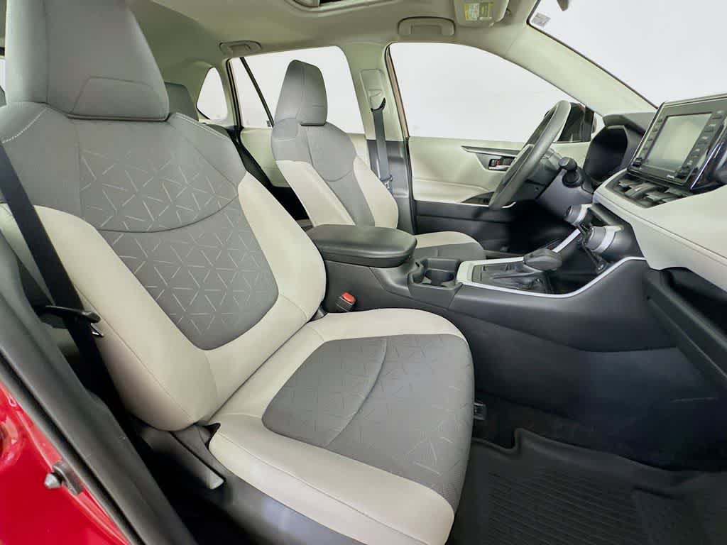 Thumbnail: 2020 Toyota RAV4 - 15