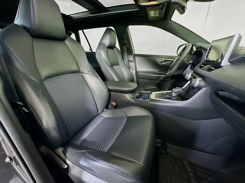 Thumbnail: 2020 Toyota RAV4 - 15