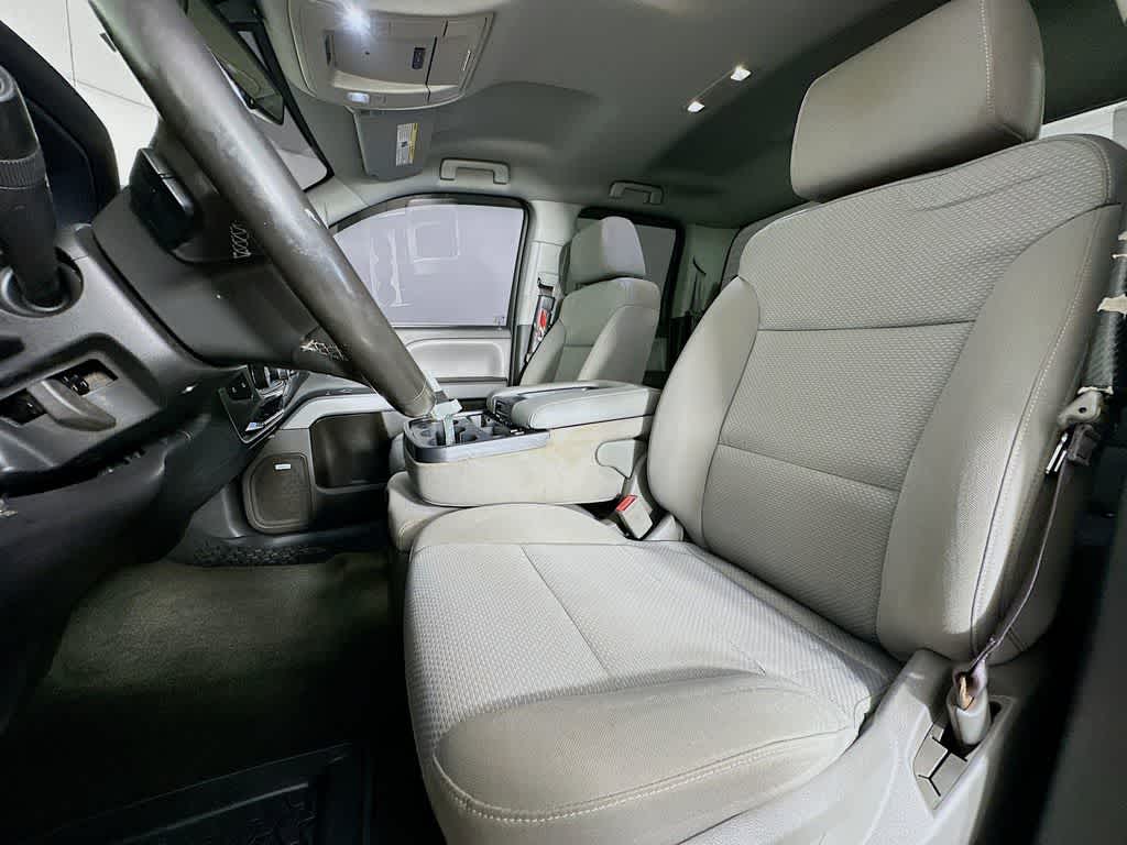 Thumbnail: 2017 Chevrolet Silverado 1500 - 12