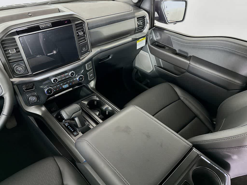 2025 Ford F-150 Lariat 11