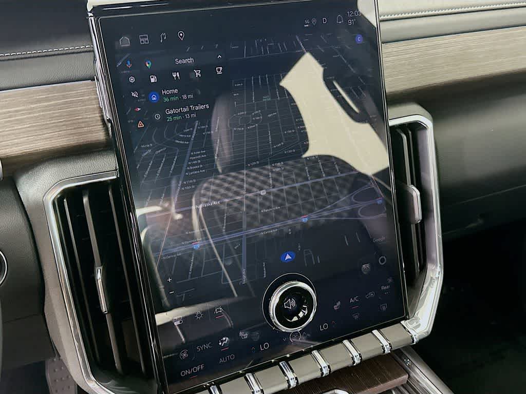 2025 GMC Acadia Denali 27