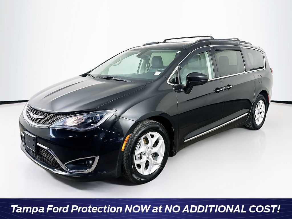 Thumbnail: 2017 Chrysler Pacifica - 1