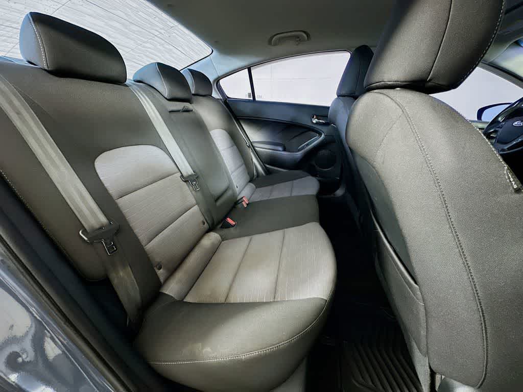 Thumbnail: 2016 Kia Forte - 30