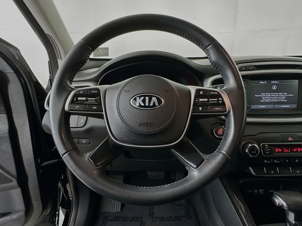 Thumbnail: 2019 Kia Sorento - 16