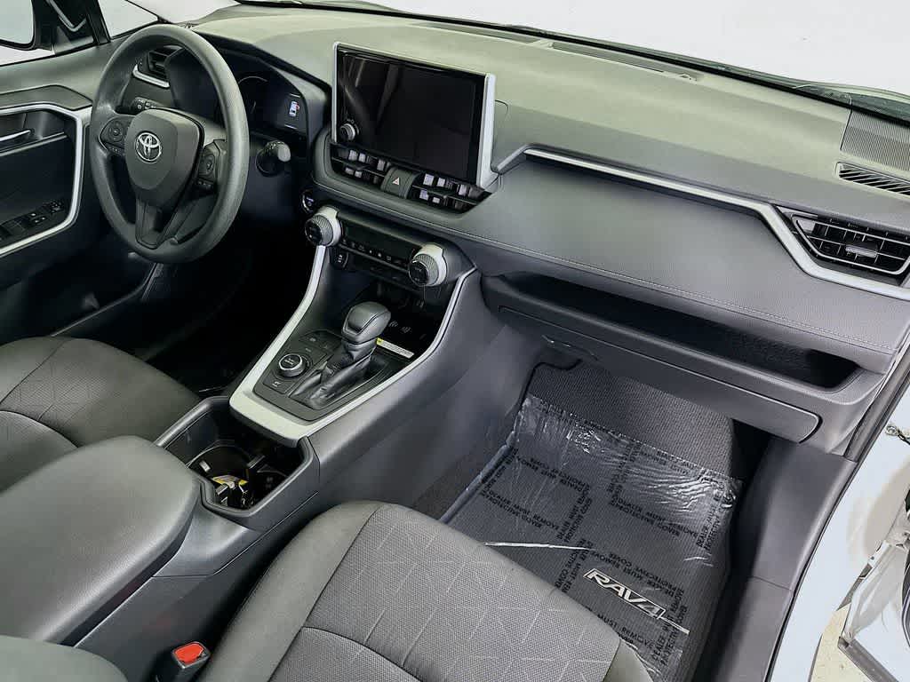 Thumbnail: 2024 Toyota RAV4 - 32