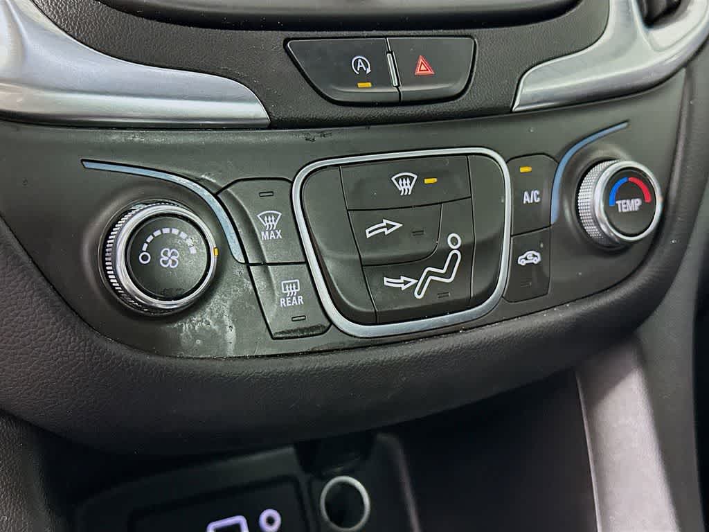 Thumbnail: 2022 Chevrolet Equinox - 18