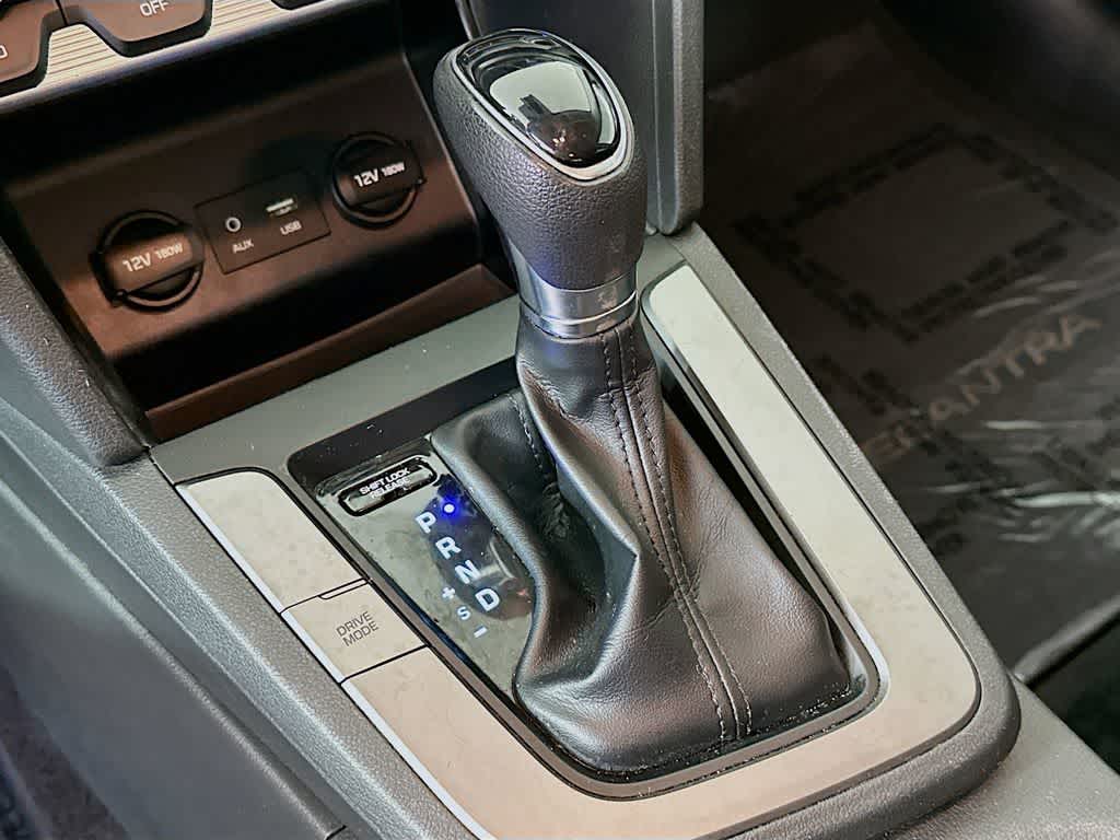 Thumbnail: 2020 Hyundai Elantra - 18