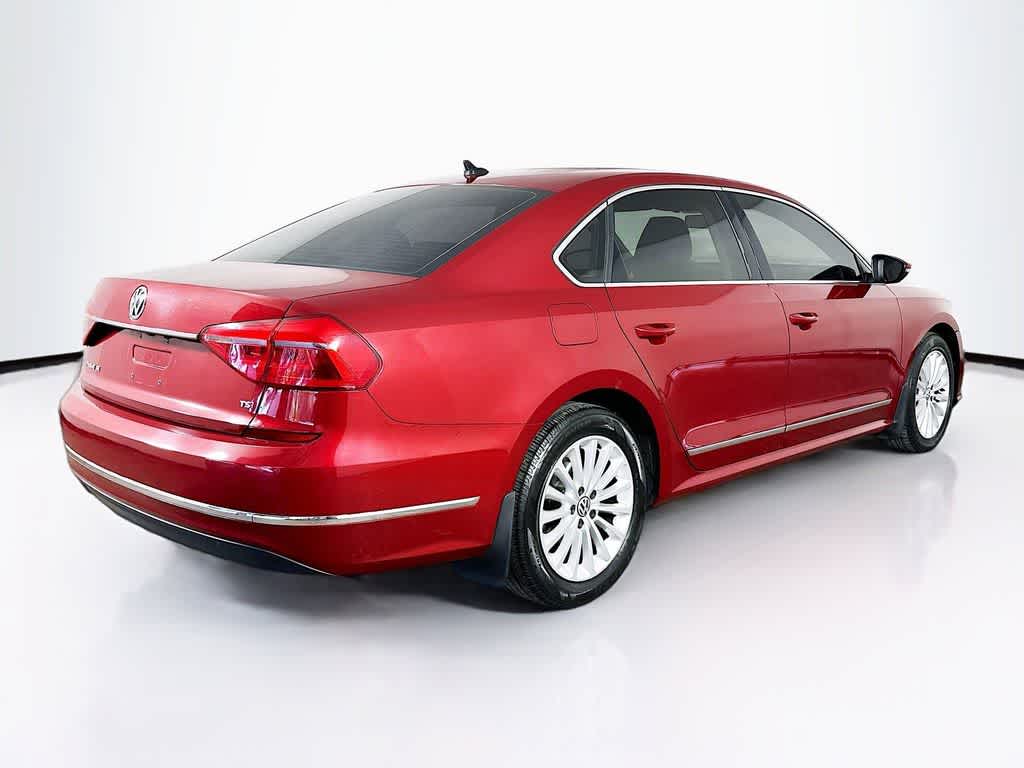 Thumbnail: 2016 Volkswagen Passat - 25