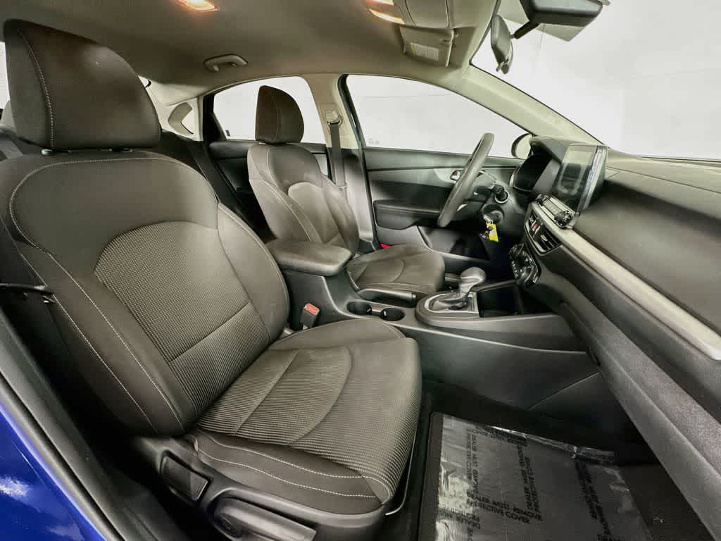 Thumbnail: 2019 Kia Forte - 14