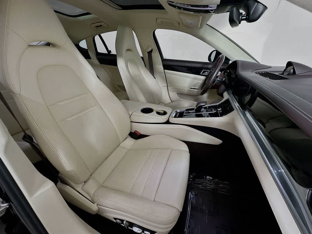 Thumbnail: 2020 Porsche Panamera - 15