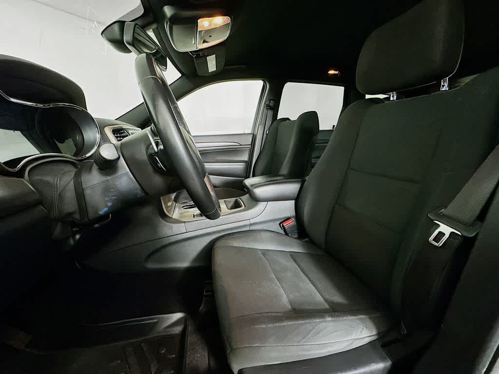 Thumbnail: 2015 Jeep Grand Cherokee - 12