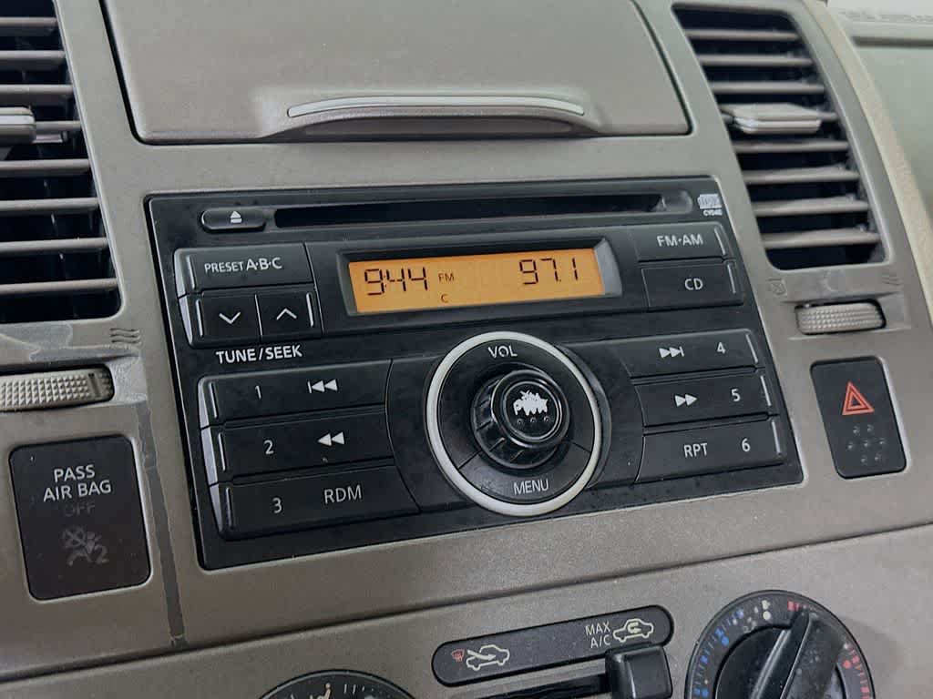 Thumbnail: 2009 Nissan Versa - 16