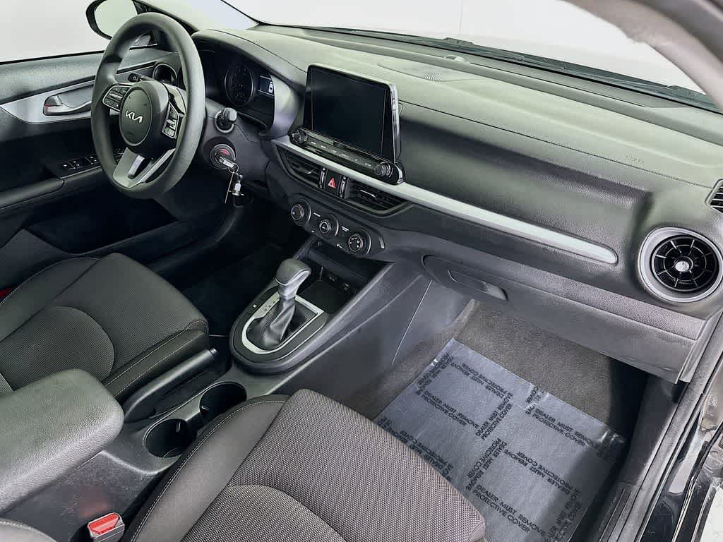 Thumbnail: 2024 Kia Forte - 31