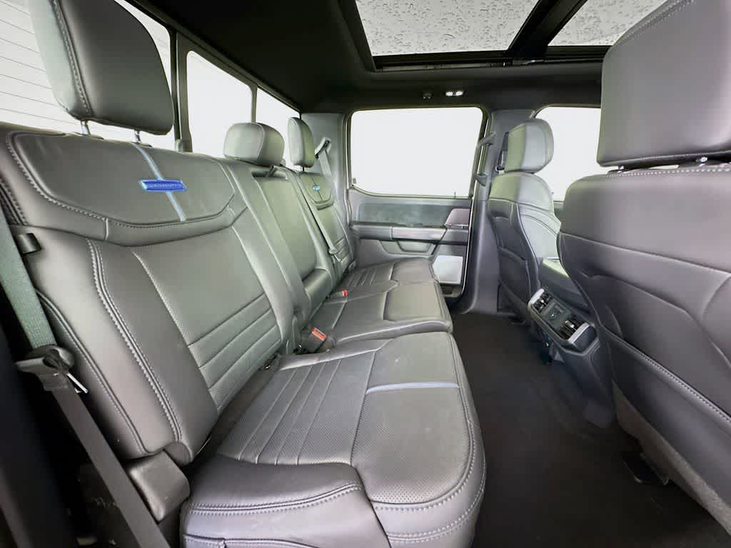 2025 Ford F-150 Platinum 34