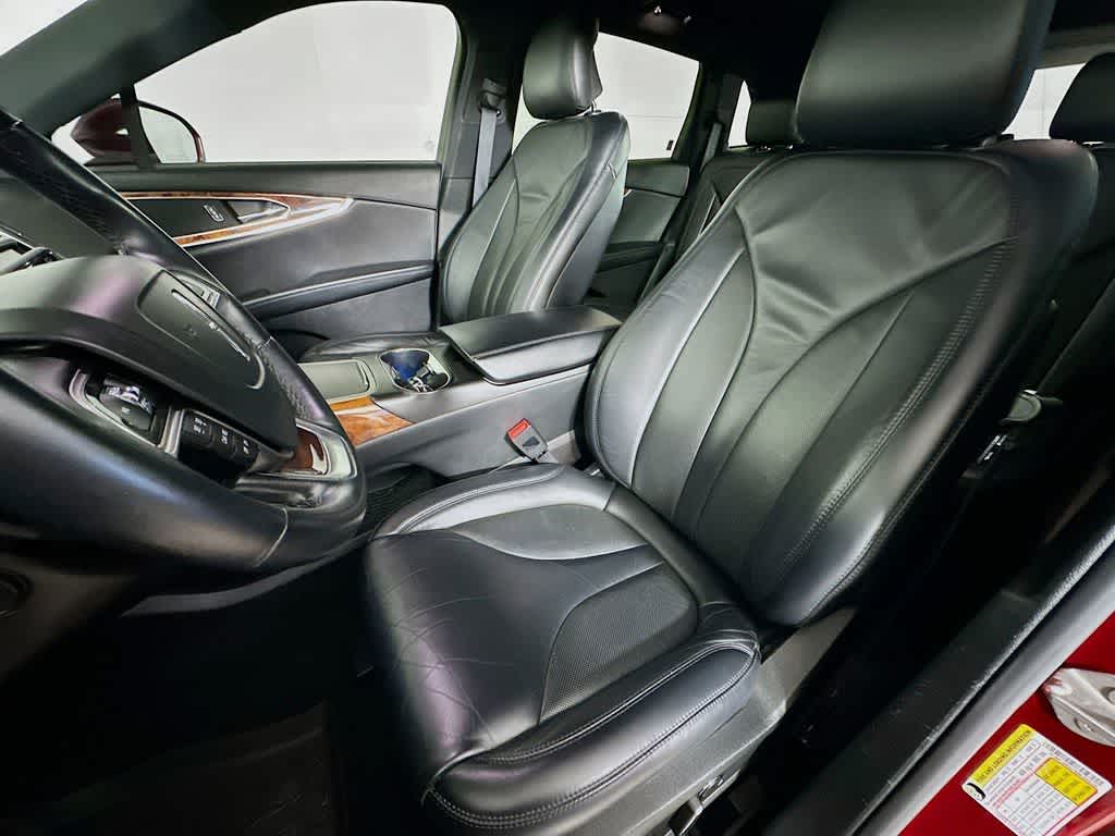 Thumbnail: 2019 Lincoln Nautilus - 12