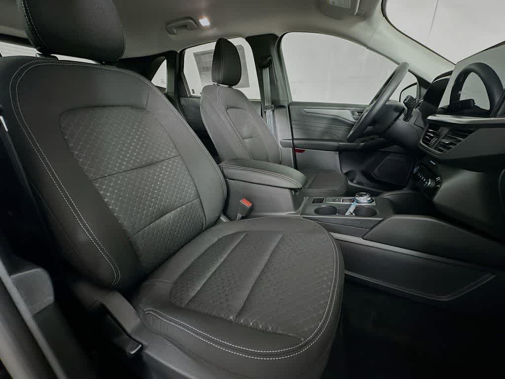 Thumbnail: 2025 Ford Escape - 15