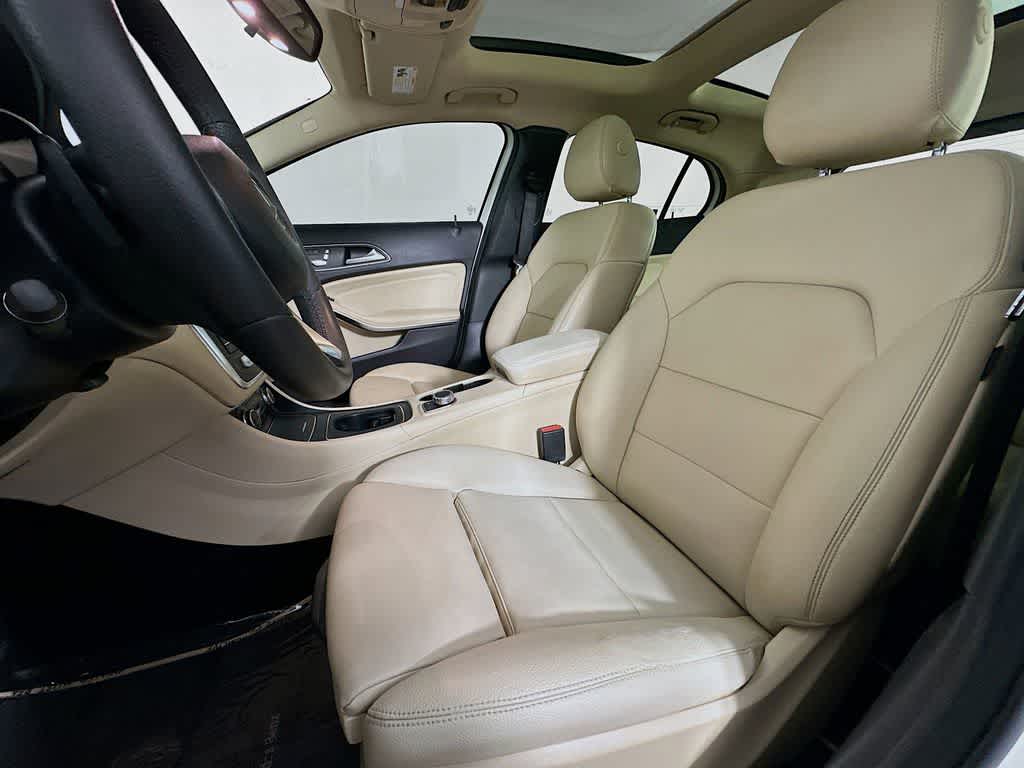 Thumbnail: 2018 Mercedes-Benz GLA - 12