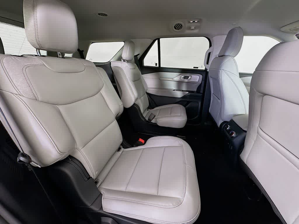 Thumbnail: 2025 Ford Explorer - 32