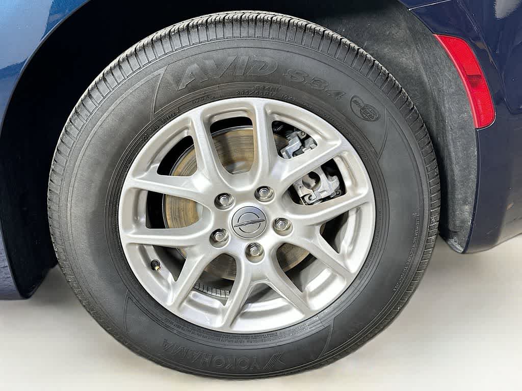 Thumbnail: 2024 Chrysler Pacifica - 8