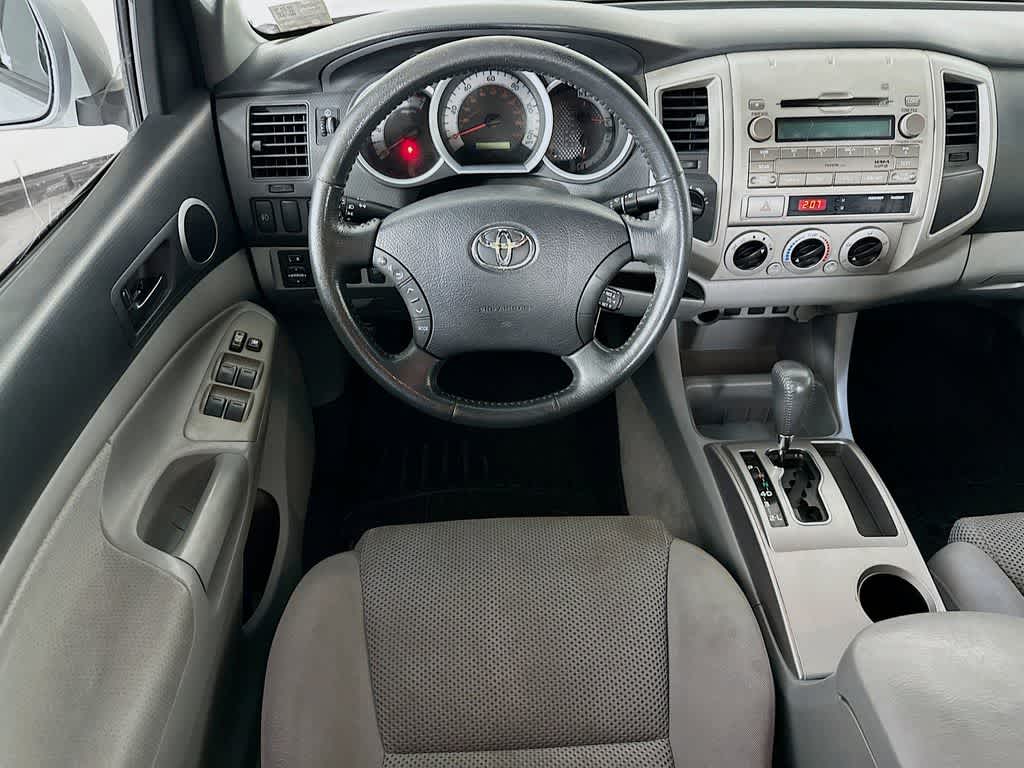Thumbnail: 2011 Toyota Tacoma - 10