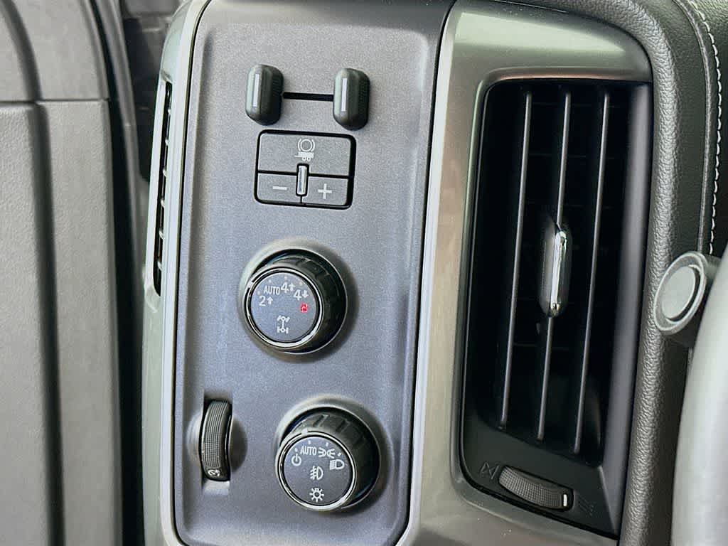 Thumbnail: 2017 Chevrolet Silverado 1500 - 26