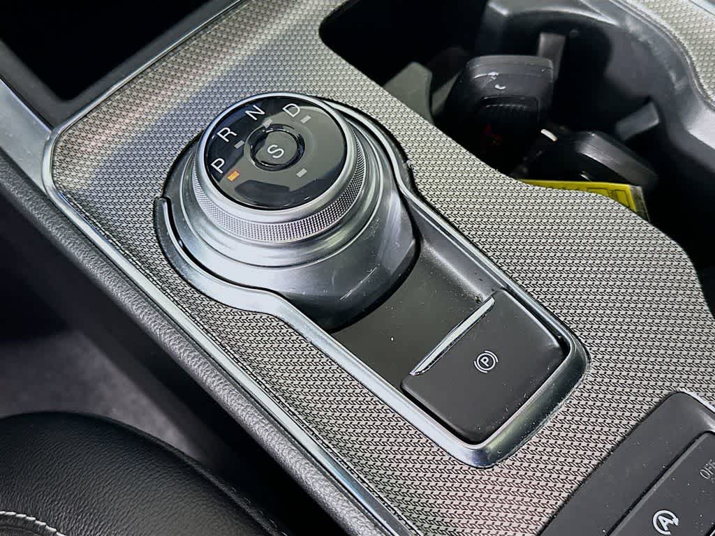 Thumbnail: 2021 Ford Edge - 18