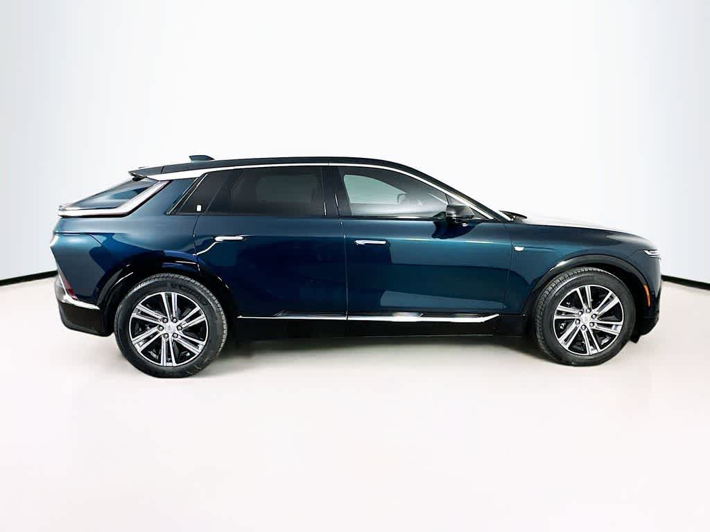 Thumbnail: 2024 Cadillac Lyriq - 26