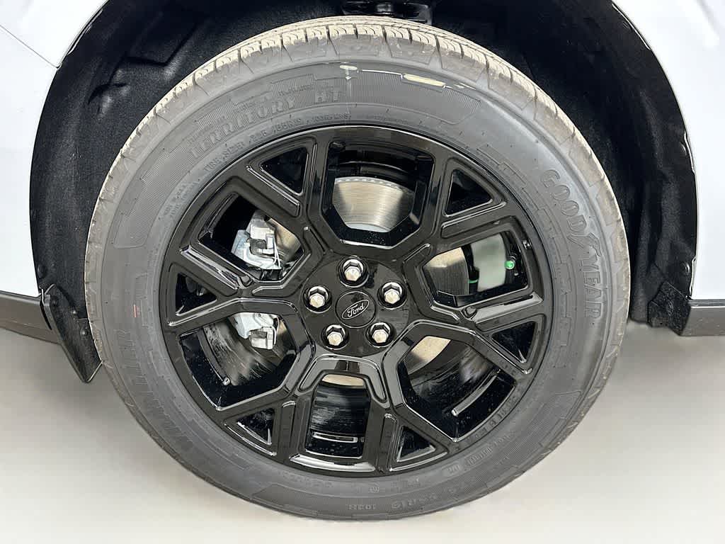 Thumbnail: 2025 Ford Maverick - 8