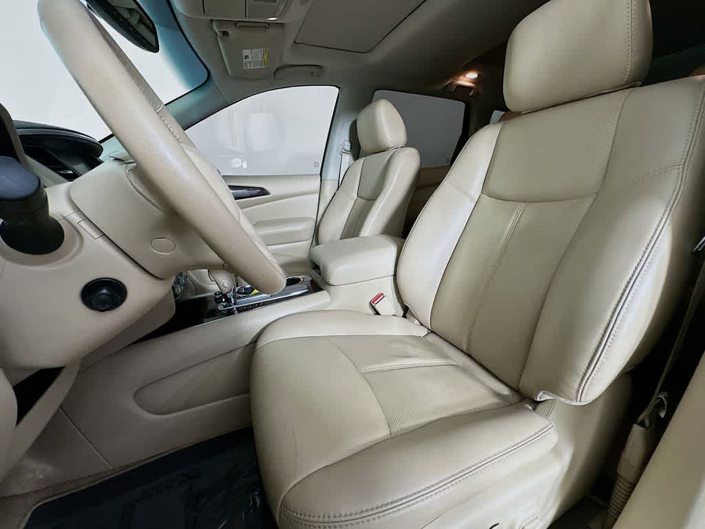 Thumbnail: 2015 Nissan Pathfinder - 12