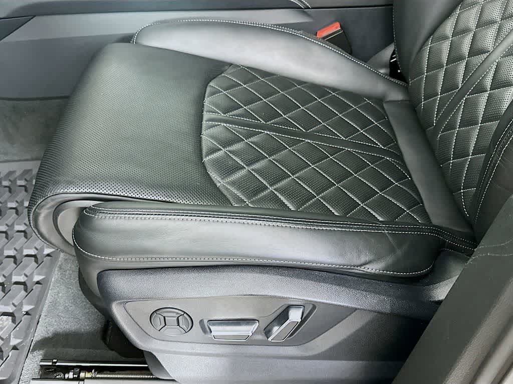 Thumbnail: 2021 Audi SQ7 - 32