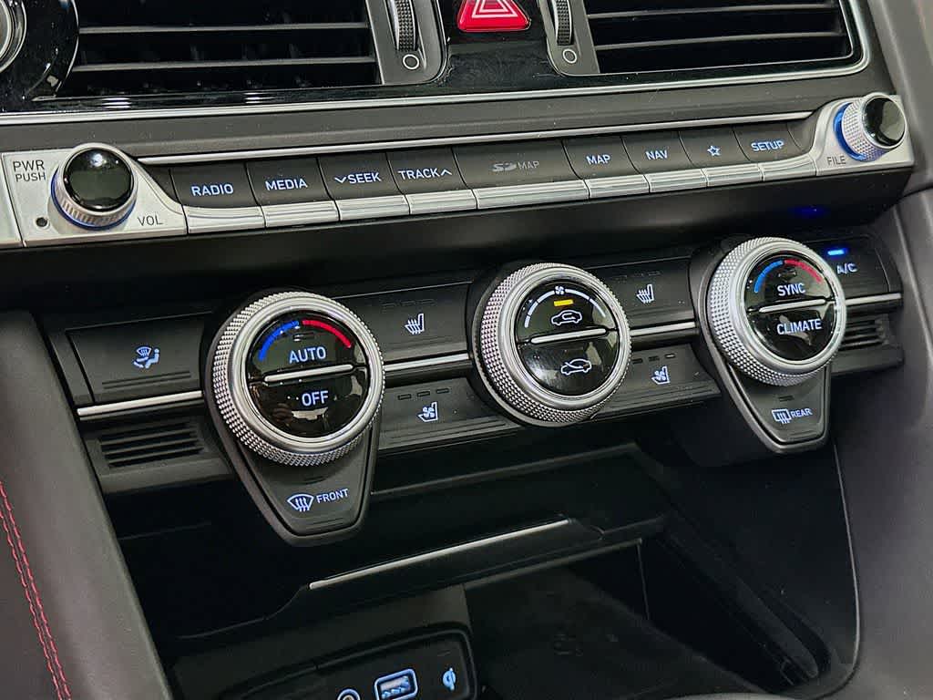 Thumbnail: 2019 Genesis G70 - 18