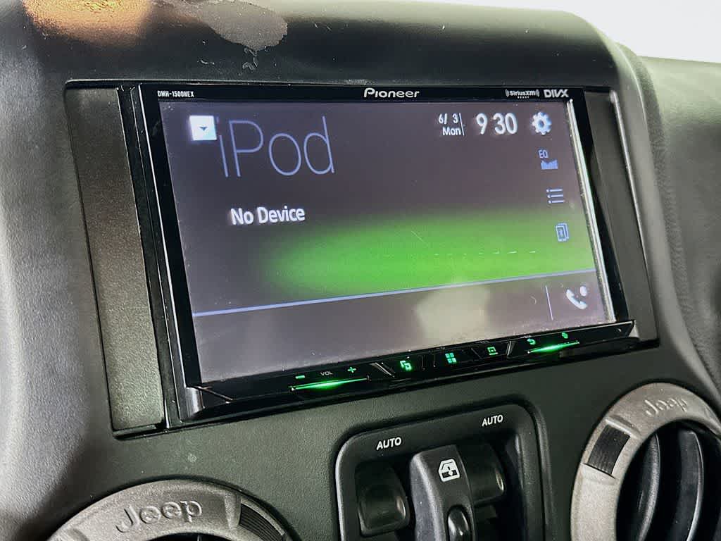 Thumbnail: 2017 Jeep Wrangler - 16