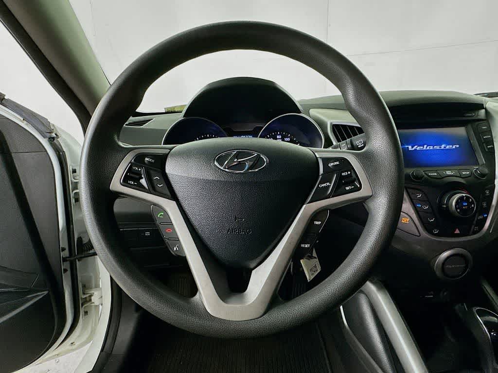 Thumbnail: 2015 Hyundai Veloster - 15