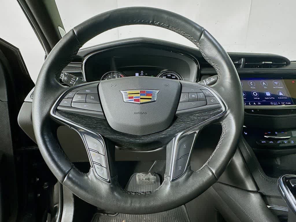 Thumbnail: 2023 Cadillac XT5 - 16