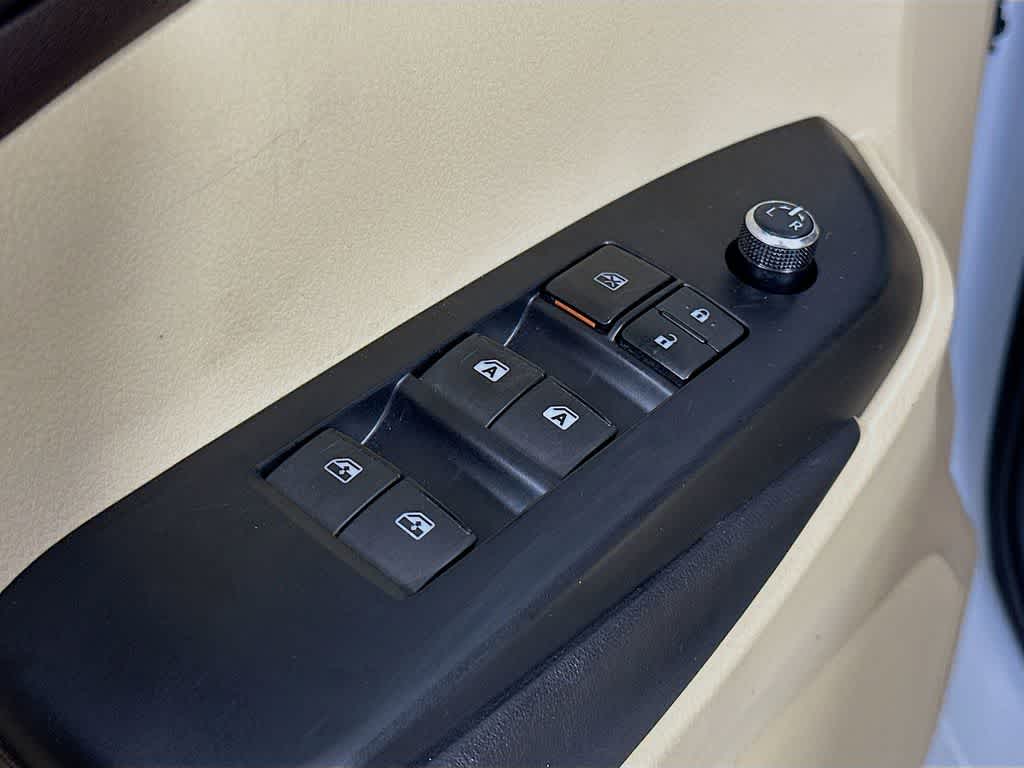 Thumbnail: 2017 Toyota Highlander - 29