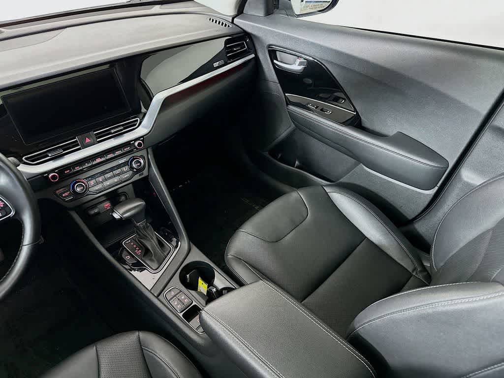 Thumbnail: 2022 Kia Niro - 12